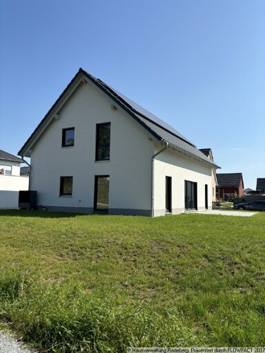 Einfamilienhaus zur Miete 1.850 € 6 Zimmer 160 m² 580 m² Grundstück frei ab sofort Heideparkring 19 Arnsdorf Arnsdorf 01477