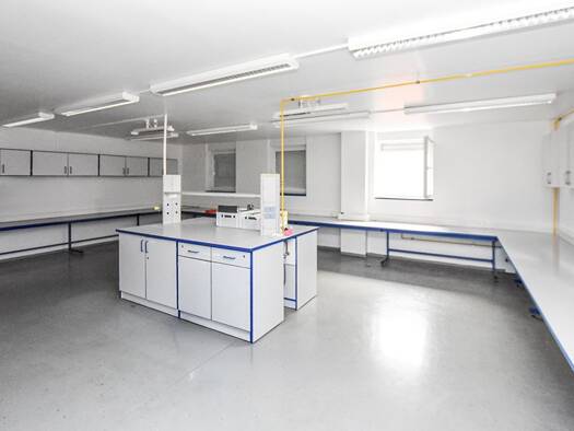 Büro zum Kauf 1.000.000 € 1.240 m² Bürofläche Sehnde Sehnde 31319