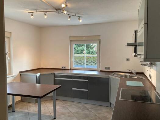 Wohnung zur Miete 850 € 3 Zimmer 81 m² Geschoss EG/1 frei ab sofort Postbauer-Heng 92353