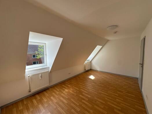 Wohnung zum Kauf provisionsfrei 140.000 € 2 Zimmer 33 m² 2. Geschoss Itzehoer Straße 7c Wik Kiel 24106