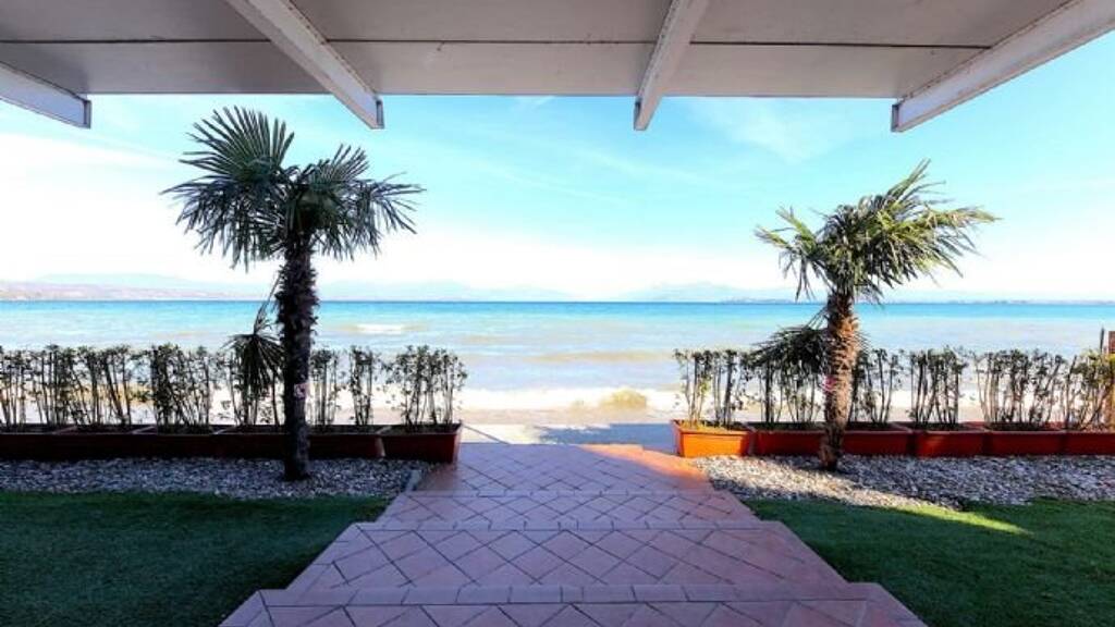 Villa zum Kauf 2.500.000 € 4 Zimmer 300 m² 170 m² Grundstück Gardasee