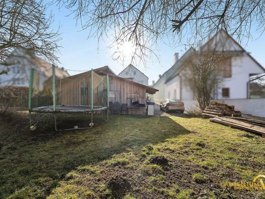 Mehrfamilienhaus zum Kauf 11 Zimmer 270 m² 680 m² Grundstück Geiselhöring 94333