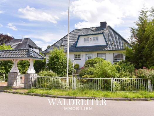 Einfamilienhaus zum Kauf provisionsfrei 740.000 € 8 Zimmer 223,4 m² 960 m² Grundstück frei ab sofort Erlenring 20 Großhansdorf 22927