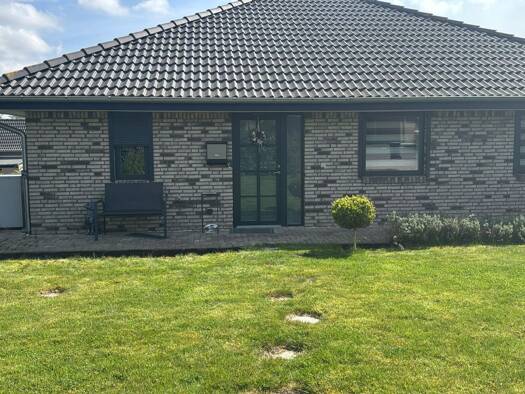 Einfamilienhaus zum Kauf provisionsfrei 500.000 € 5 Zimmer 133 m² 676 m² Grundstück Sülfeld 23867