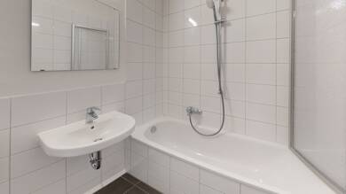Wohnung zur Miete 400 € 3 Zimmer 57,2 m² 3. Geschoss Aalweg 16 Heide-Nord / Blumenau Halle 06120