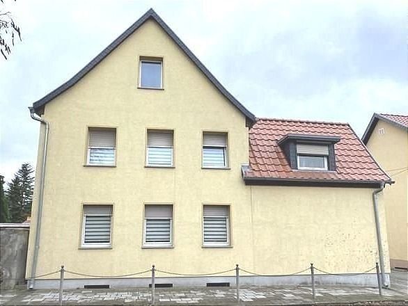 Einfamilienhaus zum Kauf als Kapitalanlage geeignet 160.000 € 8 Zimmer 170 m²<br/>Wohnfläche 1.104 m²<br/>Grundstück Polleben Eisleben 06295