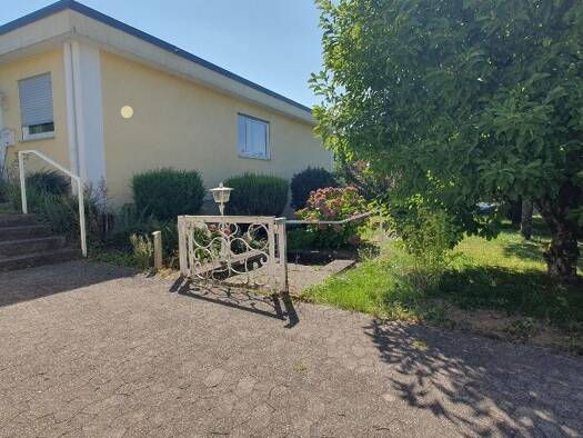 Einfamilienhaus zur Miete 1.550 € 6 Zimmer 181 m² 620 m² Grundstück frei ab 01.10.2025 Lorch 73547