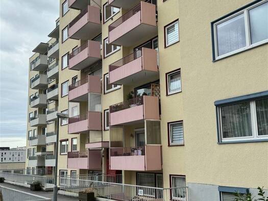 Wohnung zur Miete 1.010 € 2 Zimmer 62,2 m² 1. Geschoss frei ab 15.12.2025 Ostend Frankfurt am Main 60385