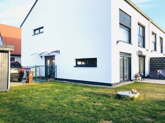 Doppelhaushälfte zur Miete 1.550 € 5,5 Zimmer 141 m² 300 m² Grundstück frei ab 01.12.2025 Münchsmünster 85126