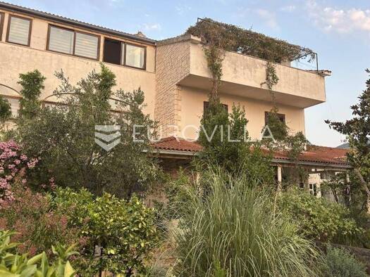 Haus zum Kauf 2.800.000 € 13 Zimmer 651 m² Jelsa Jelsa