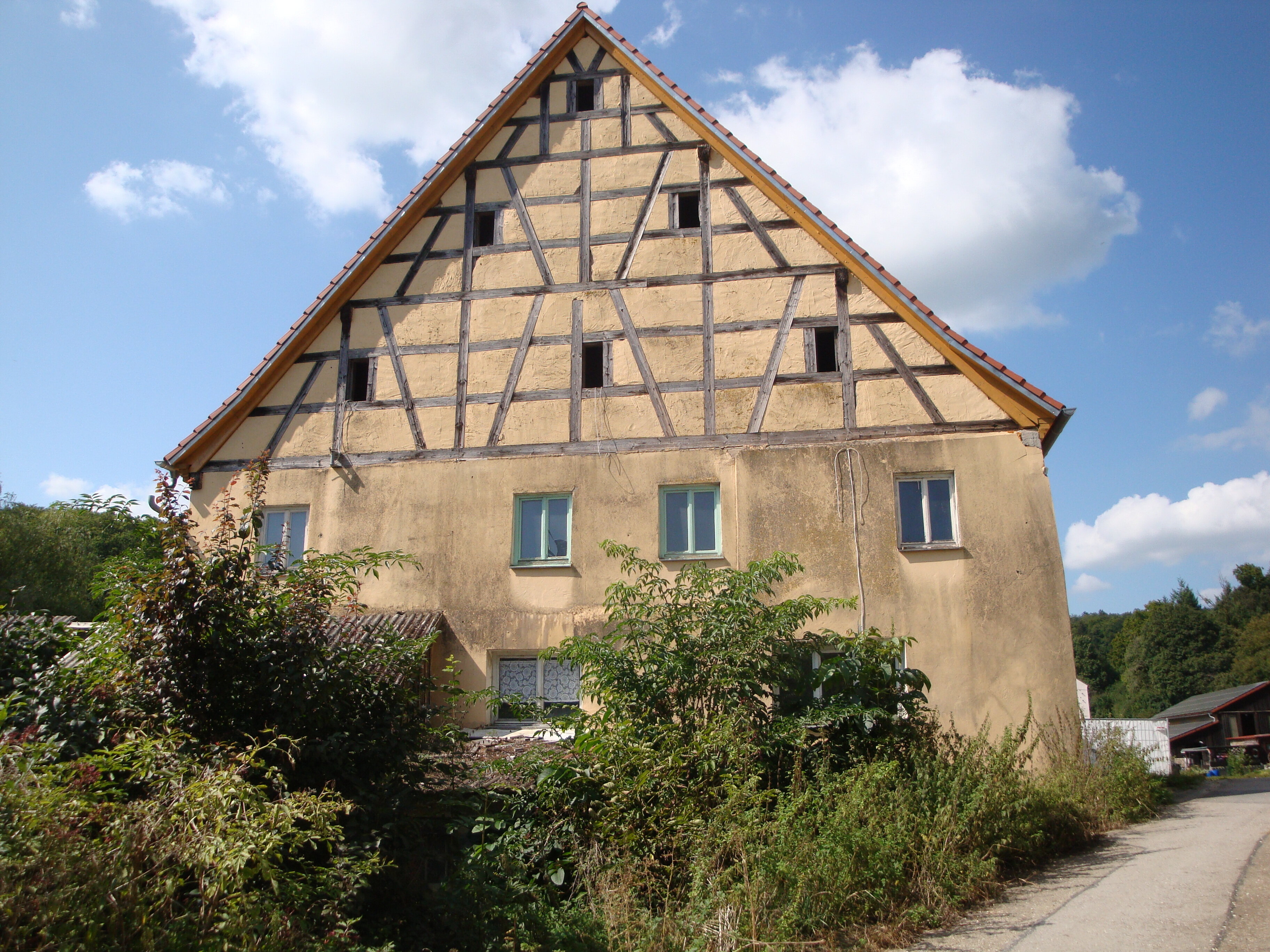 Bauernhaus zum Kauf 230.000 € 6 Zimmer 140 m²<br/>Wohnfläche 1.961 m²<br/>Grundstück Treuchtlingen 91757