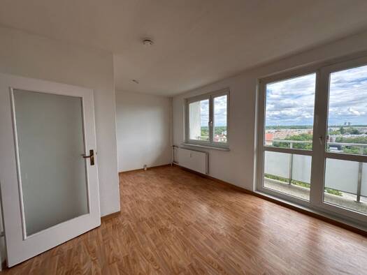 Wohnung zur Miete 349 € 3 Zimmer 57 m² 9. Geschoss frei ab sofort Richard-Paulick-Straße 21 Südliche Neustadt West 06124