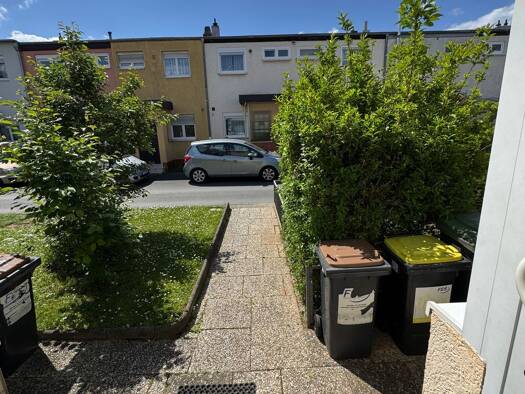 Reihenhaus zur Miete 2.200 € 4 Zimmer 119 m² 145 m² Grundstück frei ab sofort Praunheim Mitte-West 60488