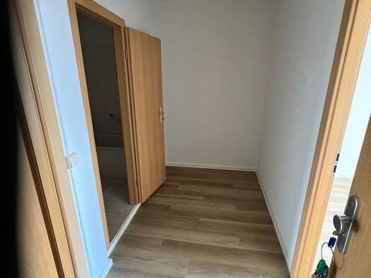 Wohnung zur Miete 320 € 2 Zimmer 55,8 m² 3. Geschoss Bolzeschachtstraße 18 Helbra 06311