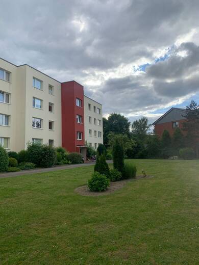 Wohnung zur Miete 630 € 3 Zimmer 78,5 m² 3. Geschoss frei ab 01.08.2025 Segeberger Str. 82b-c Gadeland Neumünster 24539