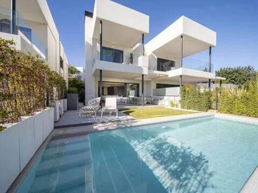 Villa zum Kauf 2.450.000 € 4 Zimmer 280 m² Calle Green Marbella 29603