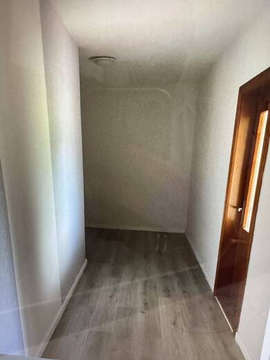 Wohnung zur Miete 330 € 2 Zimmer 40 m² Dachgeschoss, 2. Geschoss frei ab 01.09.2025 Stadtzentrum Emden 26721