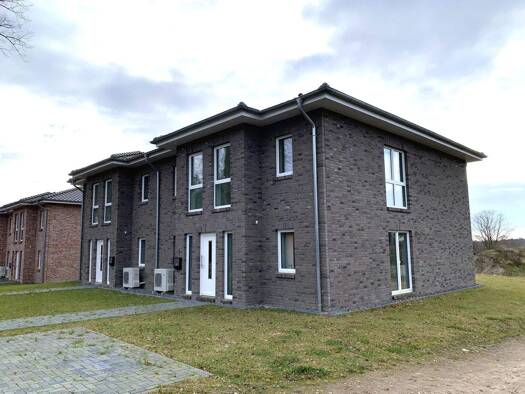 Doppelhaushälfte zum Kauf - Erstbezug 479.000 € 163,4 m² 430 m² Grundstück frei ab sofort Warder Rohlstorf 23821