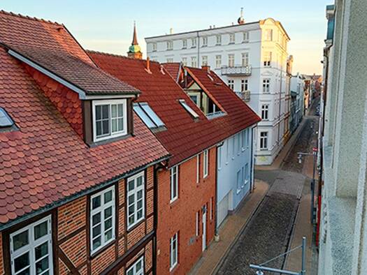 Wohnung zur Miete 351 € 2 Zimmer 39,9 m² frei ab sofort Schelfstadt Schwerin 19055