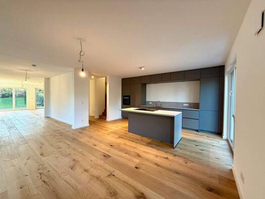 Stadthaus zur Miete - Erstbezug 5.600 € 6 Zimmer 268 m² 400 m² Grundstück Siebenbuchen 2 b Blankenese Hamburg 22587