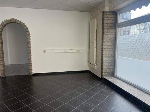 Verkaufsfläche zur Miete provisionsfrei 399 € 4 Zimmer 82 m² Verkaufsfläche teilbar ab 82 m² Döbeln 04720