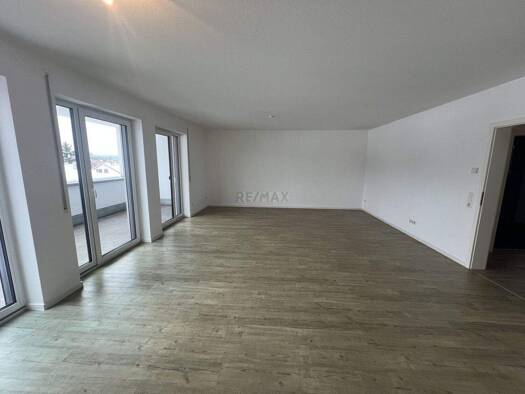 Wohnung zur Miete 1.200 € 2 Zimmer 91 m² frei ab sofort Faurndau Göppingen 73035