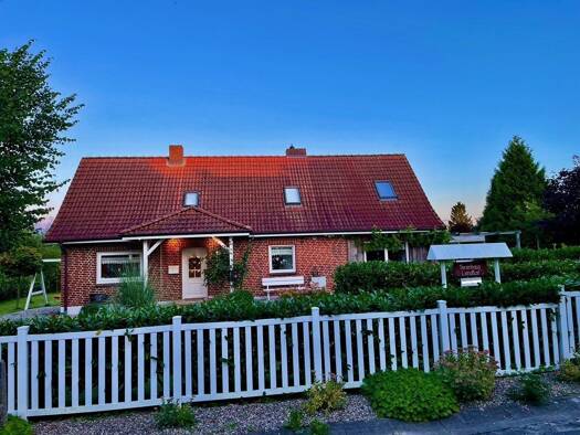 Einfamilienhaus zum Kauf 395.000 € 6,5 Zimmer 150 m² 1.164 m² Grundstück frei ab sofort Schwartbuck 24257