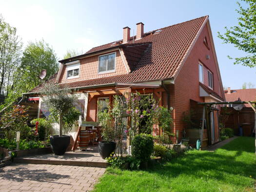 Doppelhaushälfte zur Miete 1.850 € 4 Zimmer 106,5 m² 285 m² Grundstück frei ab 01.12.2026 Henstedt-Ulzburg 24558