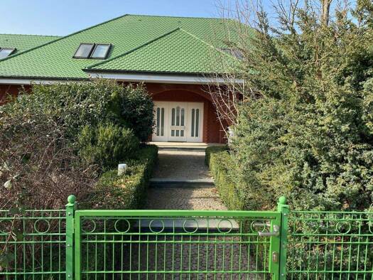 Villa zur Miete 3.250 € 7 Zimmer 380 m² 2.700 m² Grundstück Pretzier Salzwedel 29410