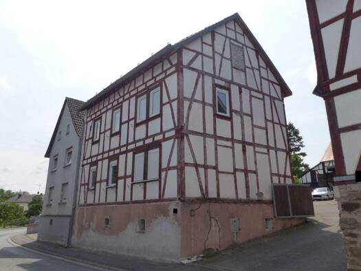 Einfamilienhaus zum Kauf als Kapitalanlage geeignet 275.000 € 5 Zimmer 120 m² 1.400 m² Grundstück Volpertshausen Hüttenberg 35625