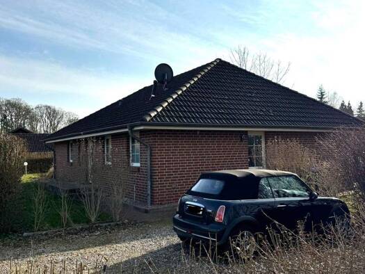 Bungalow zum Kauf 450.000 € 4 Zimmer 107 m² 612 m² Grundstück Bäk 23909