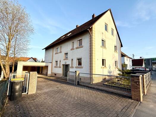 Mehrfamilienhaus zum Kauf provisionsfrei 615.300 € 13 Zimmer 307,7 m² 467 m² Grundstück frei ab sofort Seukendorfer Straße 9 Siegelsdorf Veitsbronn 90587