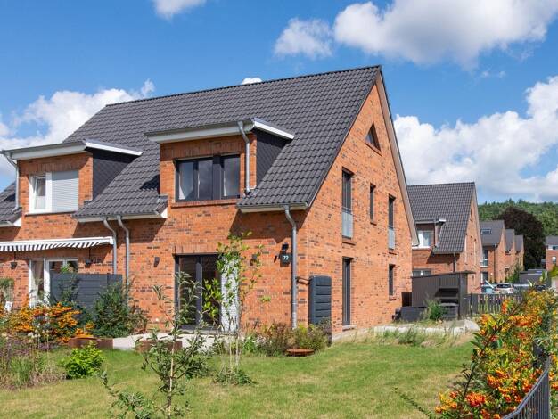 Doppelhaushälfte zur Miete 1.840 € 5 Zimmer 127 m² 389 m² Grundstück Weidentrift Geesthacht 21502