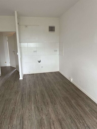 Wohnung zur Miete 219 € 1 Zimmer 32 m² 1. Geschoss Dortmunder Straße 3 Neuplanitz 552 Zwickau 08062