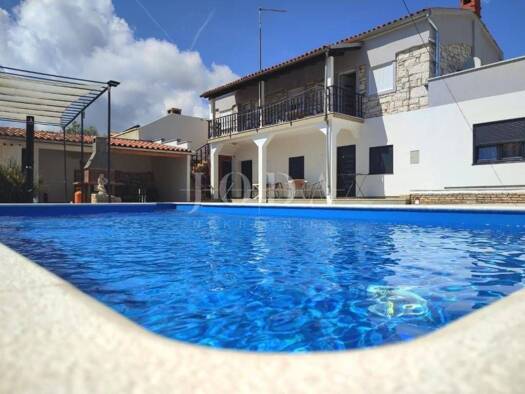 Haus zum Kauf 490.000 € 10 Zimmer 256 m² Centar, Loborika