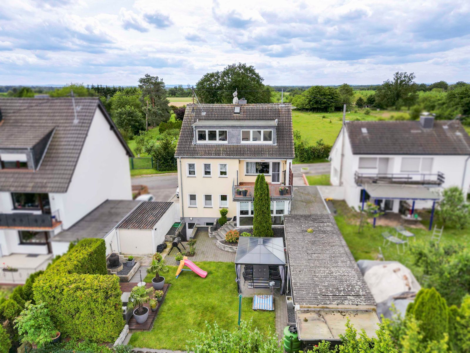 Mehrfamilienhaus zum Kauf als Kapitalanlage geeignet 578.500 € 9 Zimmer 480 m²<br/>Wohnfläche 488,2 m²<br/>Grundstück Waldorf Bornheim 53332