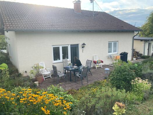 Einfamilienhaus zur Miete 1.100 € 3,5 Zimmer 120 m² 860 m² Grundstück frei ab 01.09.2026 Holsthum 54668