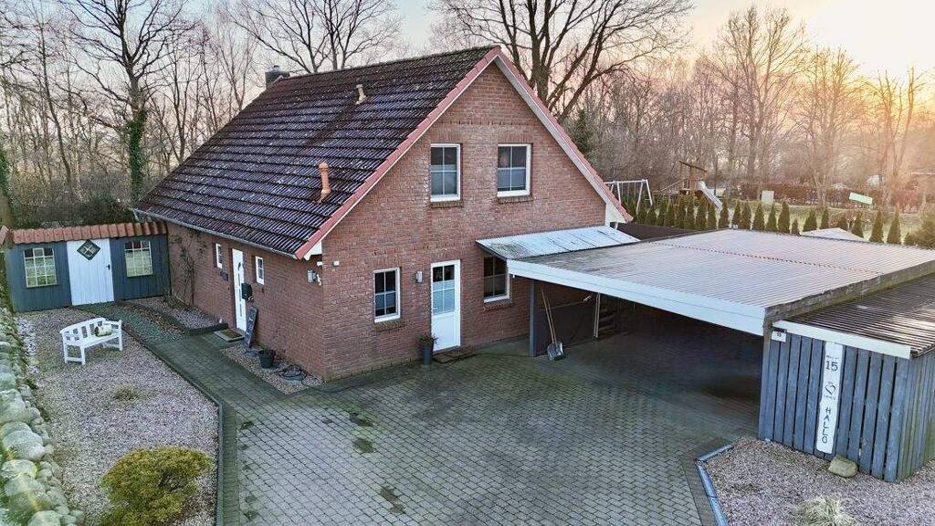 Einfamilienhaus zum Kauf 379.000 € 4 Zimmer 147 m² 911 m² Grundstück Krumstedt 25727