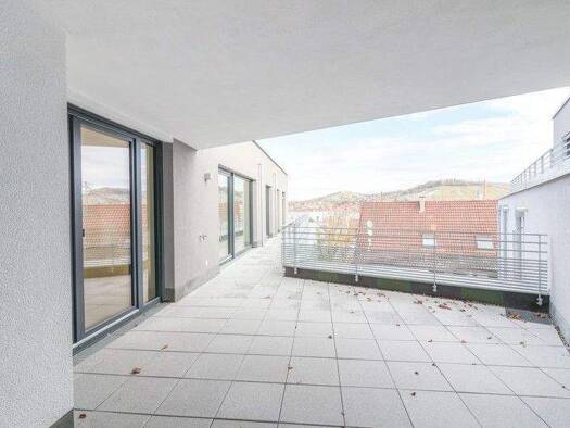 Wohnung zur Miete 2.277 € 4 Zimmer 140,5 m² 3. Geschoss Reutlinger Straße 74 Metzingen 72555