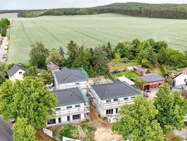 Doppelhaushälfte zur Miete - Erstbezug 1.750 € 4 Zimmer 96,1 m² 157 m² Grundstück frei ab 01.02.2026 Blankenfelder Straße 2 Groß Schulzendorf Ludwigsfelde 14974