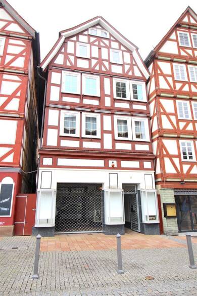 Mehrfamilienhaus zum Kauf als Kapitalanlage geeignet 439.000 € 10 Zimmer 355 m² 233 m² Grundstück Homberg Homberg (Efze) 34576