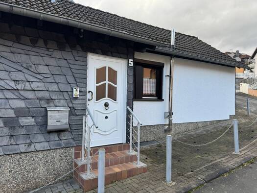 Bungalow zur Miete 650 € 2,5 Zimmer 62 m² 400 m² Grundstück frei ab 01.02.2026 Rückershausen Aarbergen 65326