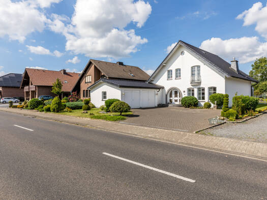 Haus zum Kauf 519.000 € 5 Zimmer 192 m² 1.308 m² Grundstück Hauptstrasse 83 Kreuzrath Gangelt 52538