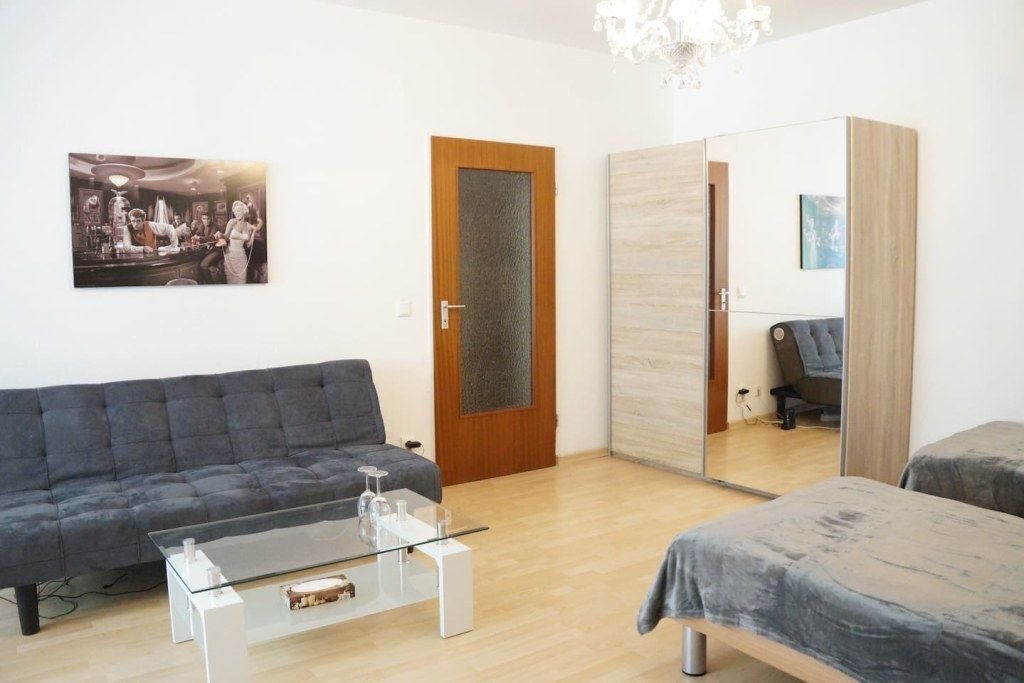 Wohnung zur Miete Wohnen auf Zeit 1.250 € 1 Zimmer 40 m²<br/>Wohnfläche 01.01.2025<br/>Verfügbarkeit Schumannstraße Düsseltal Düsseldorf 40237