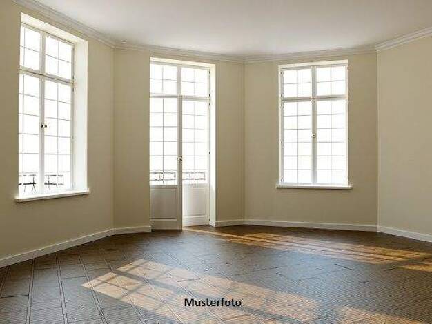 Wohnung zum Kauf 33.000 € 3 Zimmer 75 m² Westend Plauen 08523