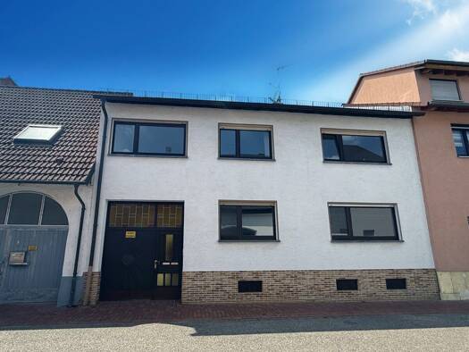 Mehrfamilienhaus zum Kauf 369.000 € 9 Zimmer 196,9 m² 3.084 m² Grundstück frei ab sofort Philippsburg Philippsburg 76661