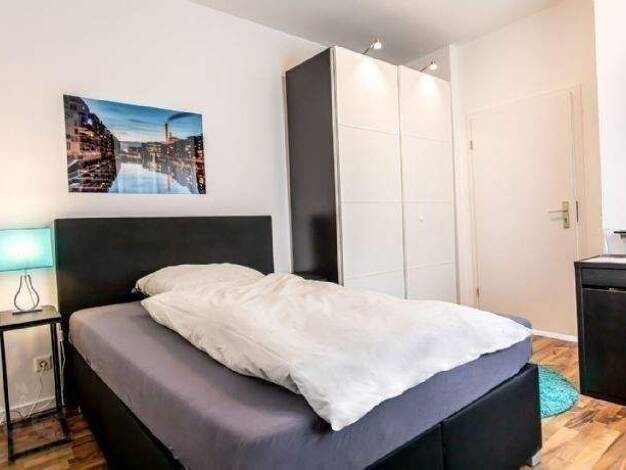 WG-Zimmer zur Miete Wohnen auf Zeit 450 € 19 m² 3. Geschoss frei ab sofort Elbestraße 00 3.OGli Bahnhofsviertel Frankfurt am Main 60329