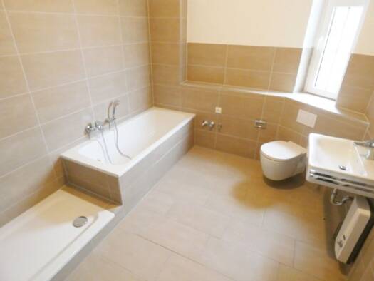 Wohnung zur Miete 678 € 2 Zimmer 70,4 m² 2. Geschoss Margaretenstr. 7 Frohnhausen Essen 45145