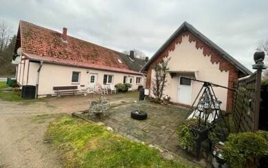 Doppelhaushälfte zum Kauf 165.000 € 9 Zimmer 165 m² 3.131 m² Grundstück frei ab 01.08.2025 Rothspalk Lalendorf 18279