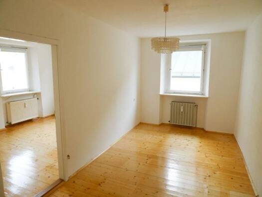 Wohnung zur Miete 370 € 2 Zimmer 48 m² 1. Geschoss frei ab 01.08.2026 Kirchstr. 2 Waldmünchen 93449